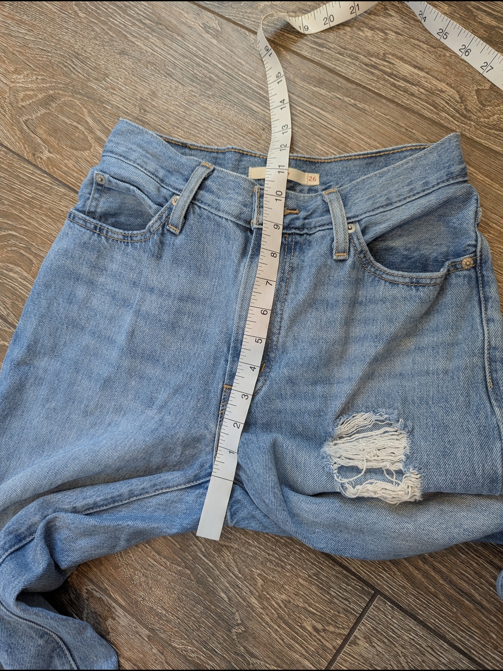 Levi's 94 Baggy Jeans Size 26 X 31 Full Length Light Wash Distressed Rigid Denim - Picture 10 of 11